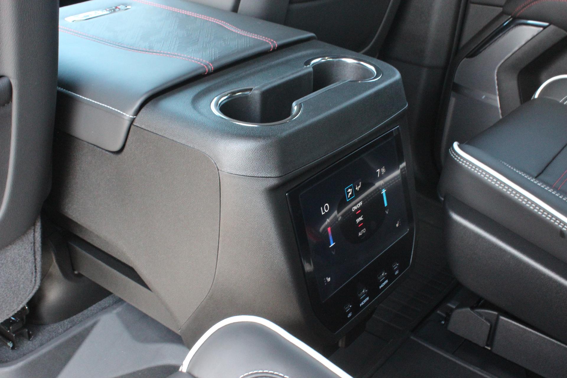 2025 GMC Yukon Vehicle Photo in AURORA, CO 80012-4011