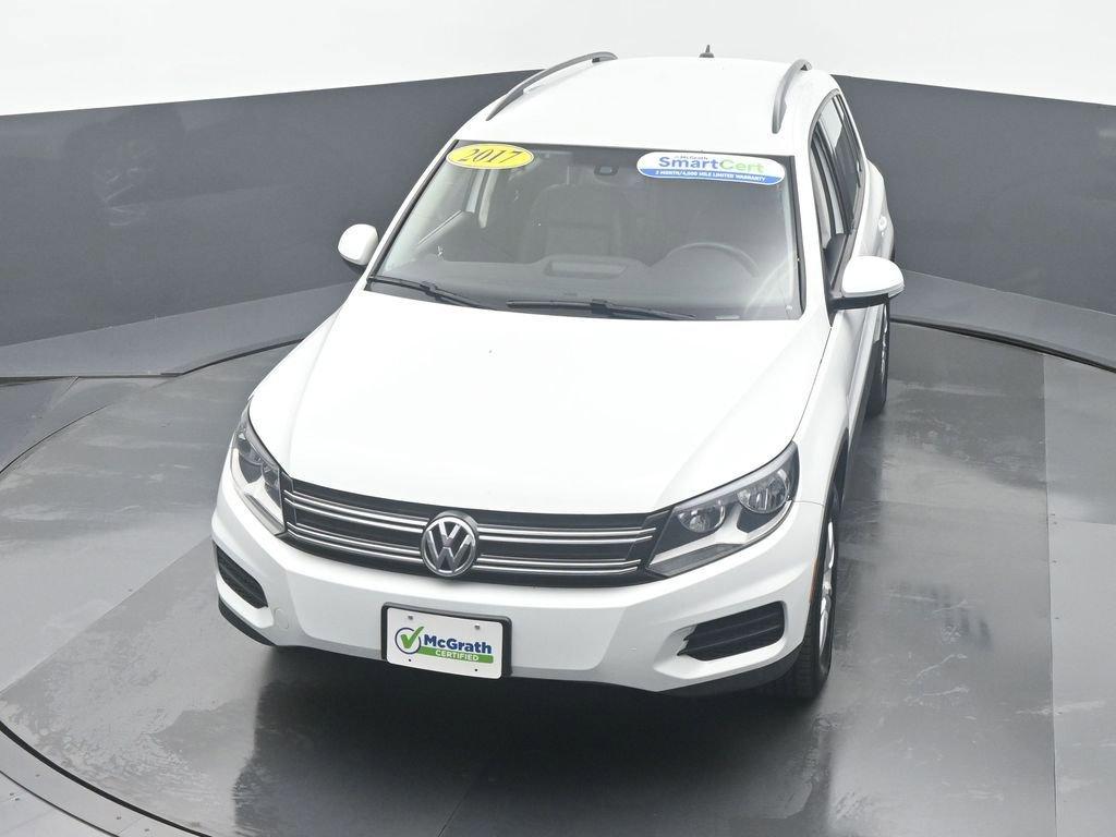 2017 Volkswagen Tiguan Vehicle Photo in Marion, IA 52302