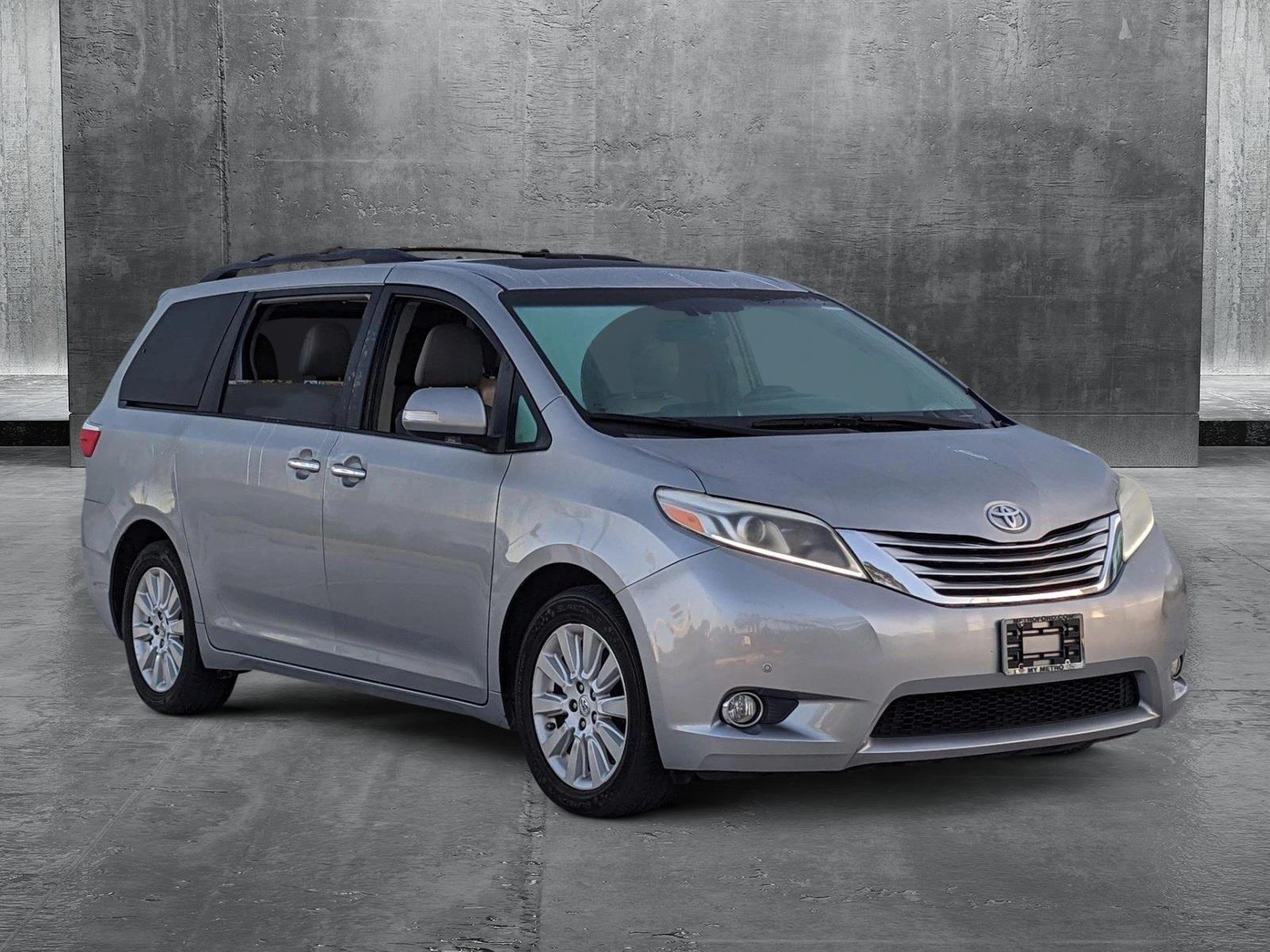 2015 Toyota Sienna Vehicle Photo in Davie, FL 33331