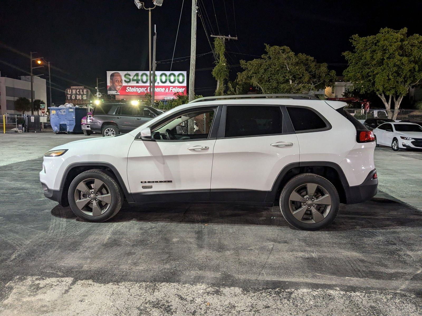 2016 Jeep Cherokee Vehicle Photo in MIAMI, FL 33134-2699