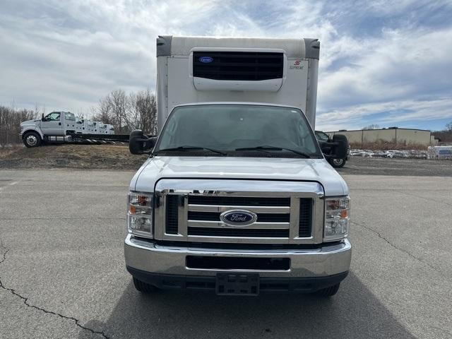 2019 Ford E-Series Cutaway Vehicle Photo in Webster, MA 01570-1415
