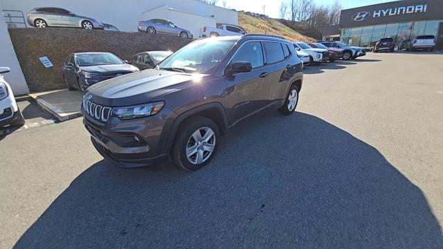 2022 Jeep Compass Vehicle Photo in Pleasant Hills, PA 15236