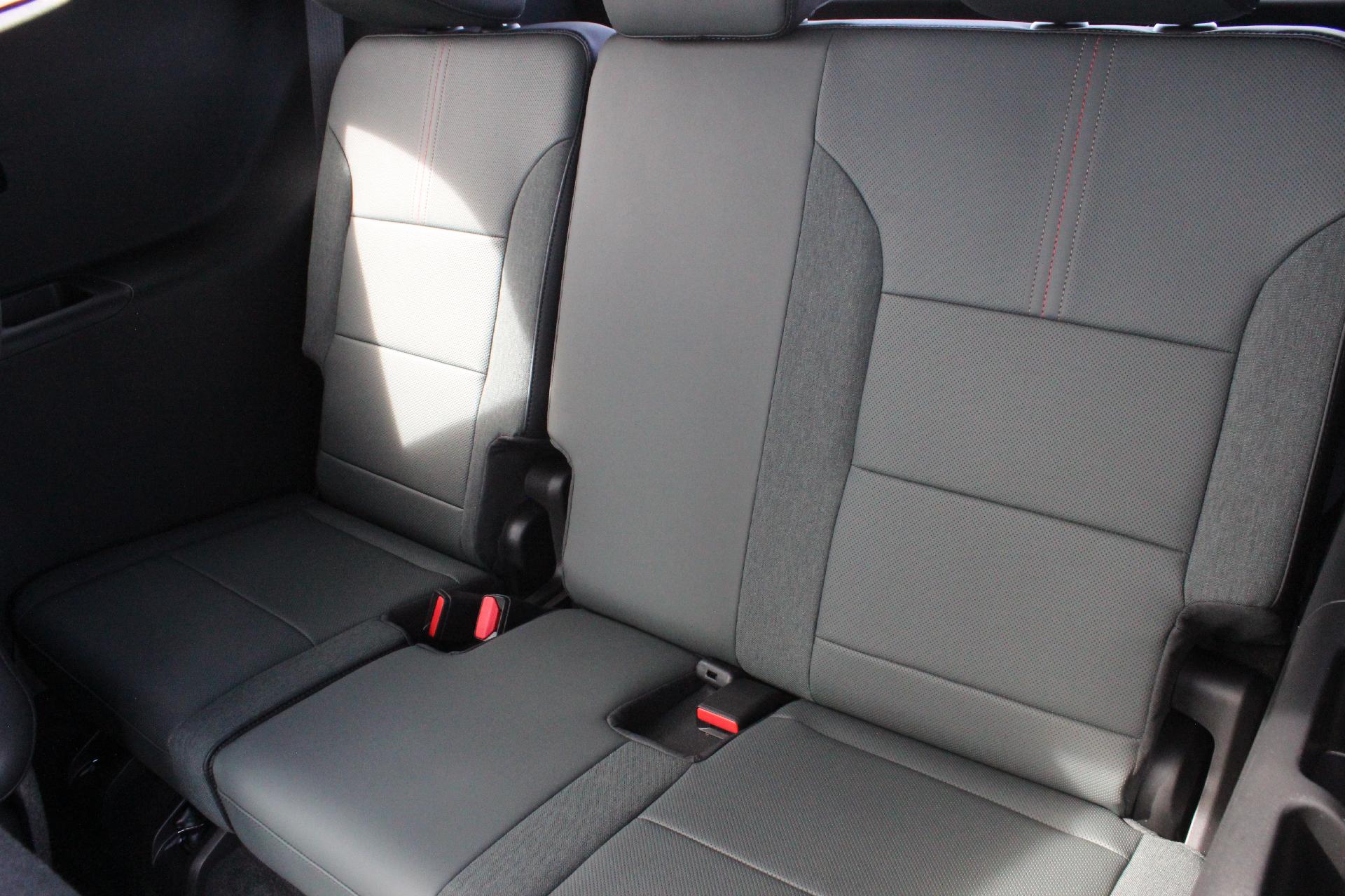 2025 GMC Acadia Vehicle Photo in AURORA, CO 80012-4011