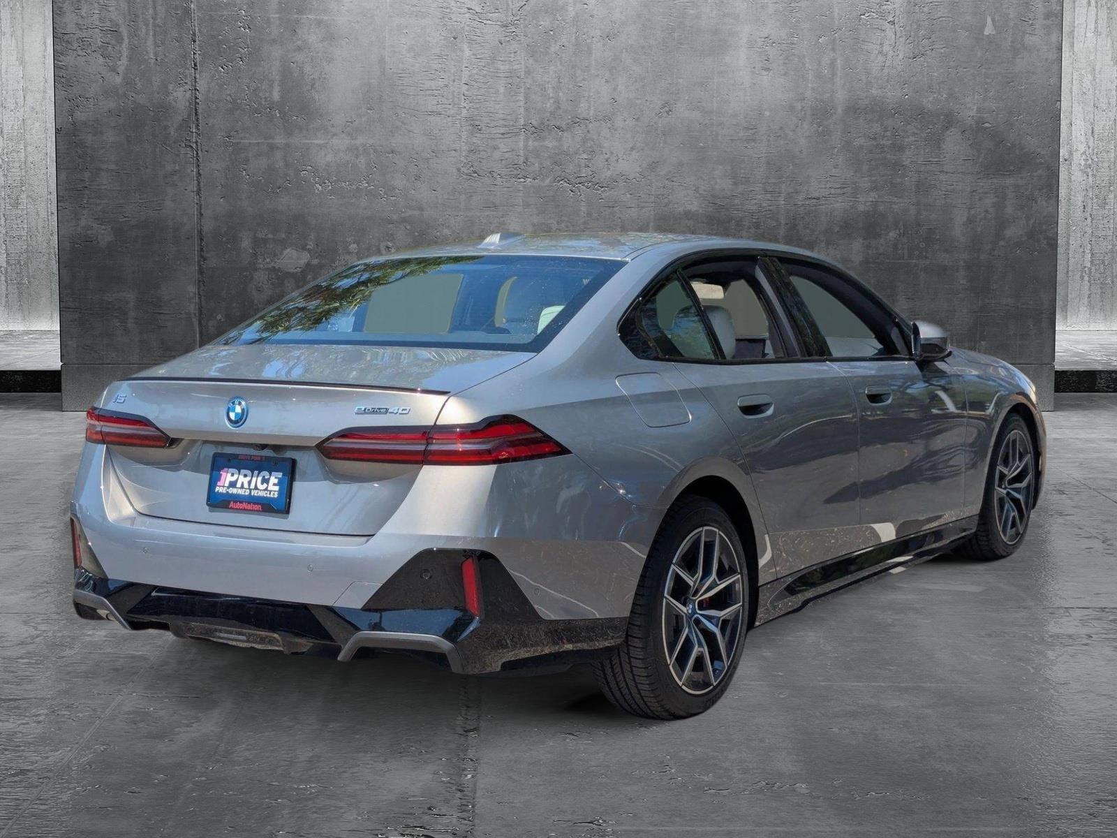 2024 BMW i5 Vehicle Photo in Tampa, FL 33614