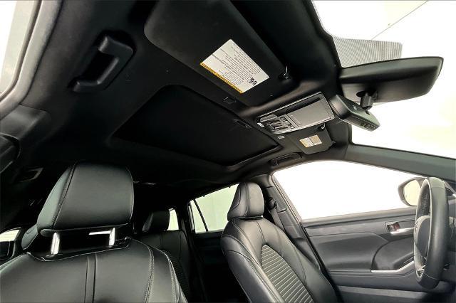 2024 Toyota Highlander Vehicle Photo in Grapevine, TX 76051