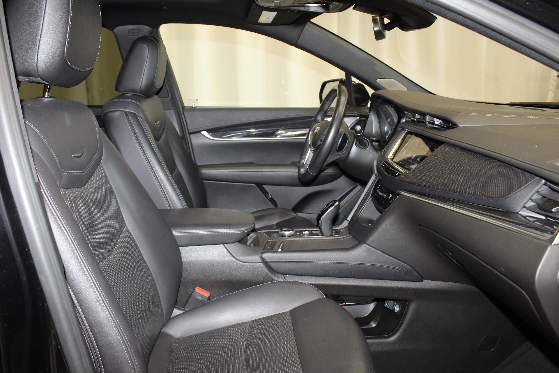 2023 Cadillac XT5 Vehicle Photo in NORTHAMPTON, MA 01060-1120
