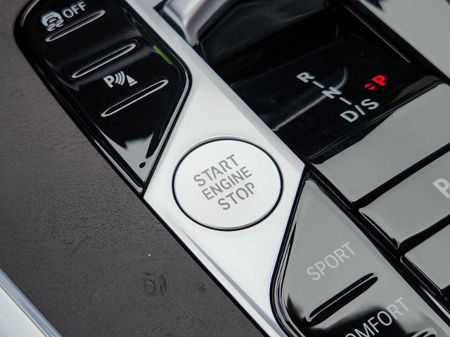2025 BMW X7 xDrive40i Vehicle Photo in PLANO, TX 75024