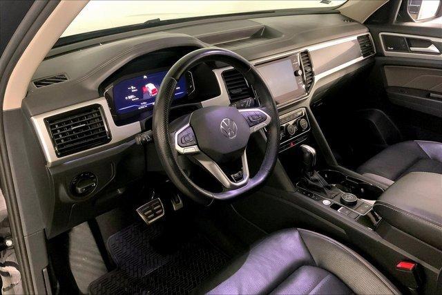 2023 Volkswagen Atlas Vehicle Photo in KANSAS CITY, MO 64114-4502