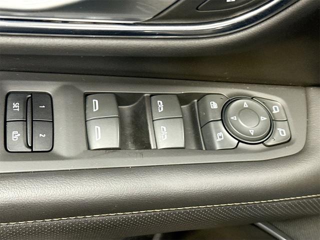 2022 GMC Yukon Vehicle Photo in EVERETT, WA 98203-5662
