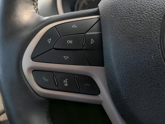 2017 Jeep Cherokee Vehicle Photo in Green Bay, WI 54304
