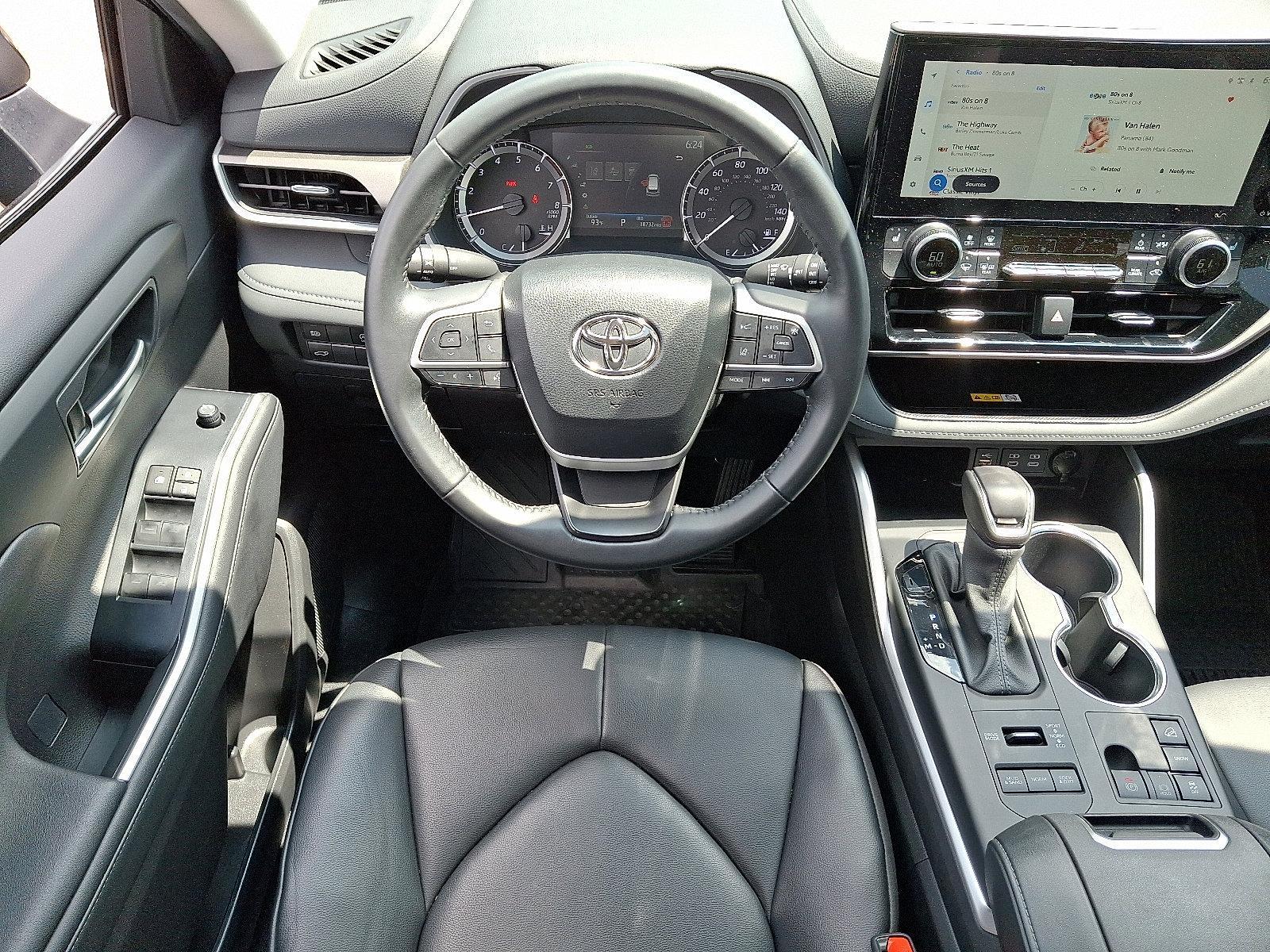 2024 Toyota Highlander Vehicle Photo in Trevose, PA 19053