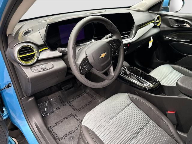 2025 Chevrolet Trax Vehicle Photo in EVERETT, WA 98203-5662