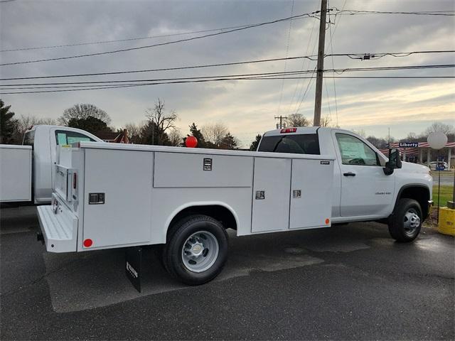 2024 Chevrolet Silverado 3500 HD Chassis Cab Vehicle Photo in MILFORD, DE 19963-6122