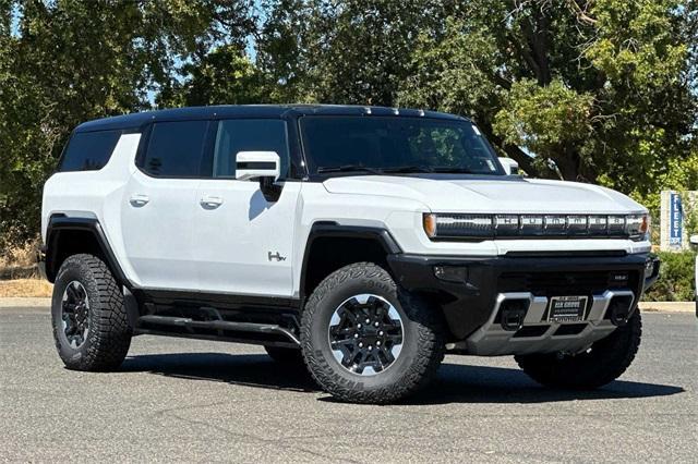 2025 GMC HUMMER EV SUV Vehicle Photo in ELK GROVE, CA 95757-8703