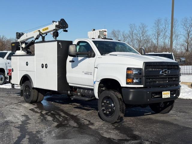 2024 Chevrolet Silverado 5500 HD Vehicle Photo in COLUMBIA, MO 65203-3903