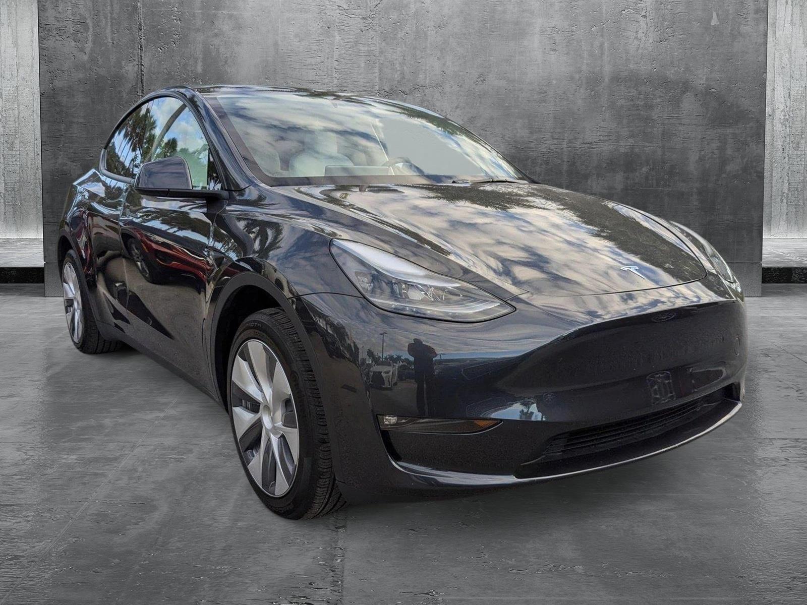 2024 Tesla Model Y Vehicle Photo in Miami, FL 33169