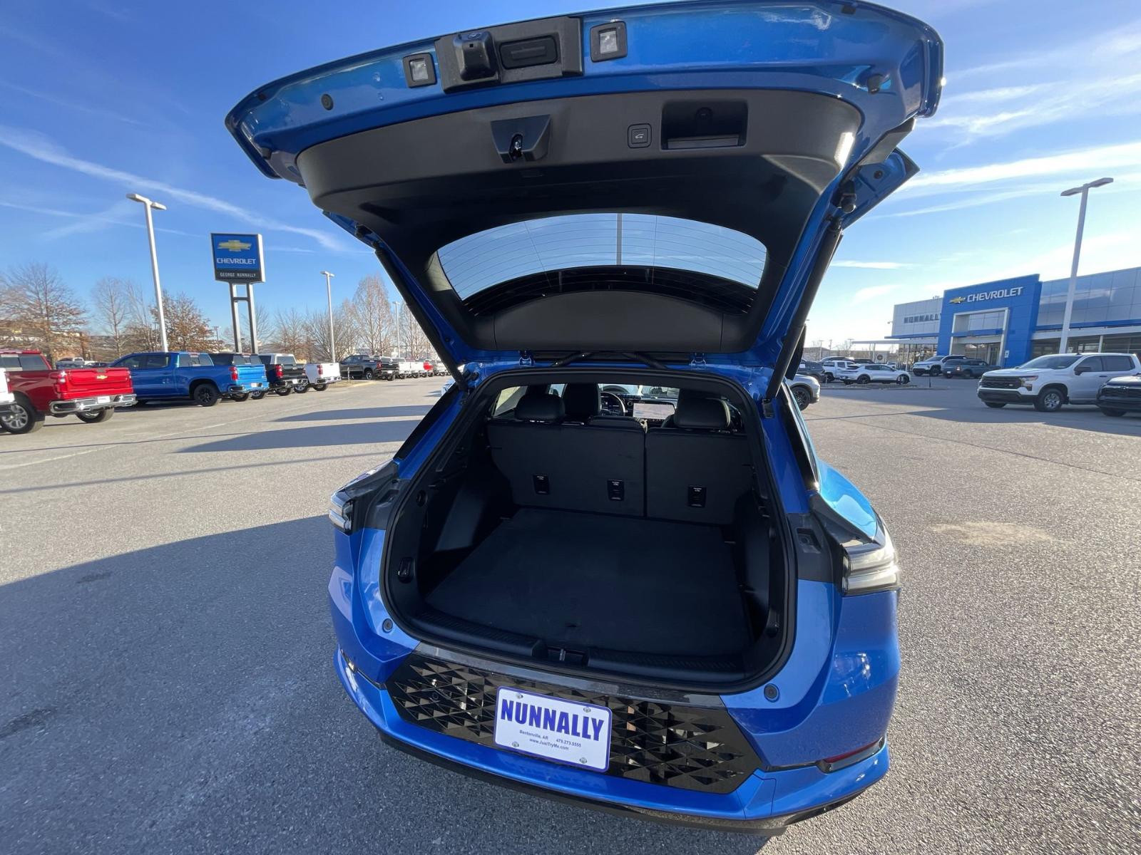 2025 Chevrolet Equinox EV Vehicle Photo in BENTONVILLE, AR 72712-4322