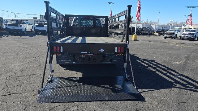 2024 Chevrolet Silverado Chassis Cab Vehicle Photo in INDEPENDENCE, MO 64055-1314