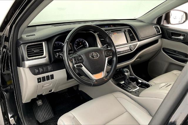 2018 Toyota Highlander Vehicle Photo in Grapevine, TX 76051