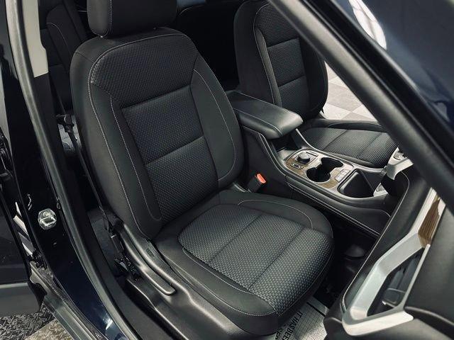 2022 GMC Acadia Vehicle Photo in MEDINA, OH 44256-9631