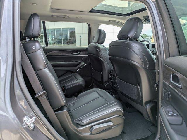 2022 Jeep Grand Cherokee L Vehicle Photo in SELMA, TX 78154-1460