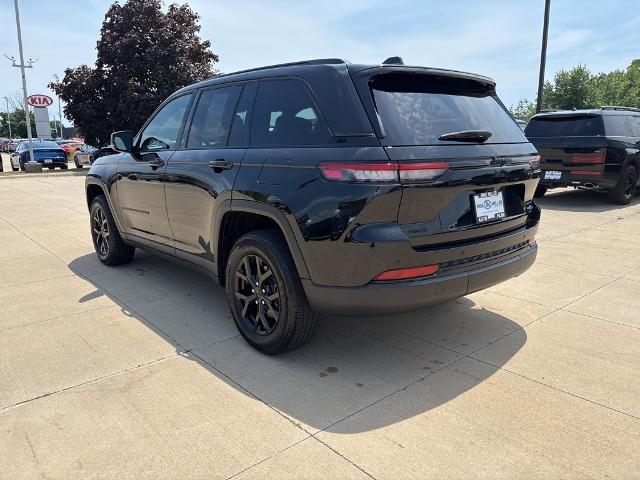 2024 Jeep Grand Cherokee Vehicle Photo in Peoria, IL 61615