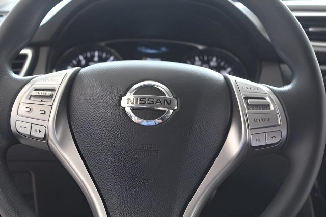 2015 Nissan Rogue Vehicle Photo in Green Bay, WI 54304
