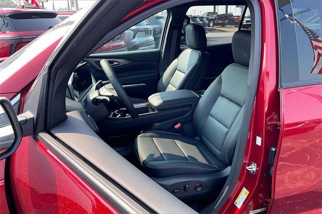 2025 Chevrolet Traverse Vehicle Photo in TOPEKA, KS 66609-0000