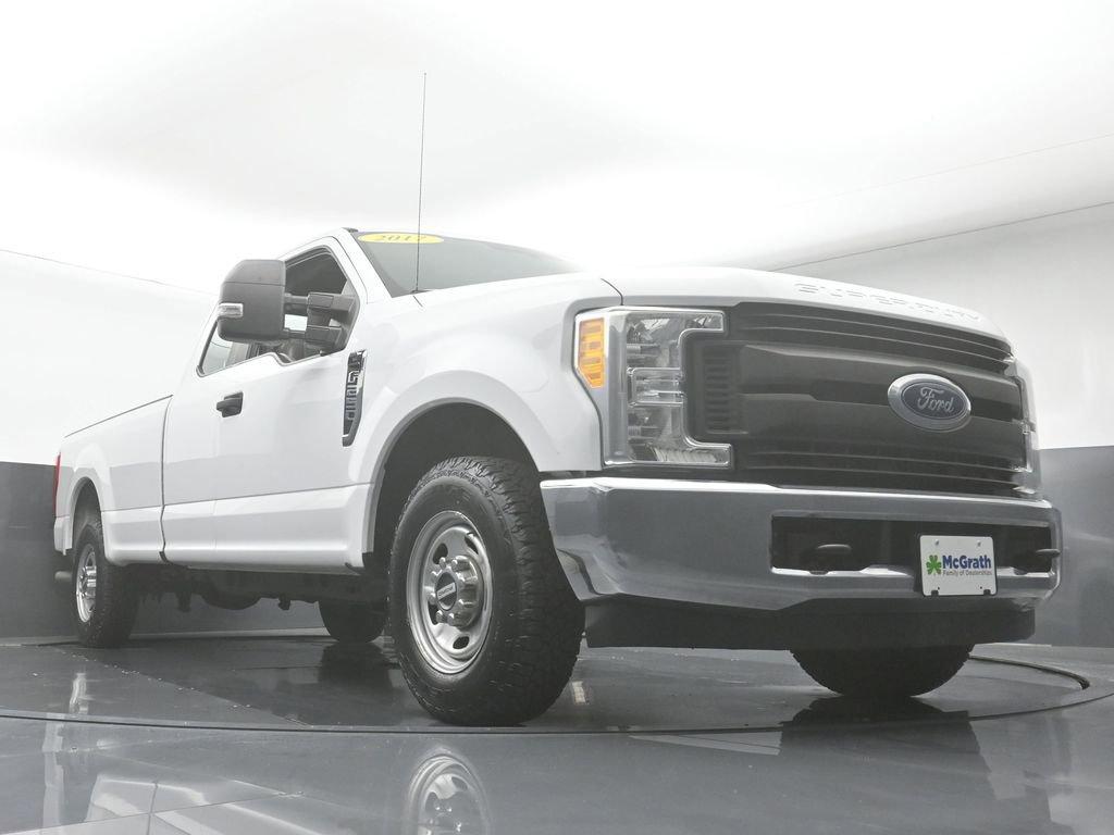 2017 Ford Super Duty F-250 SRW Vehicle Photo in Cedar Rapids, IA 52402