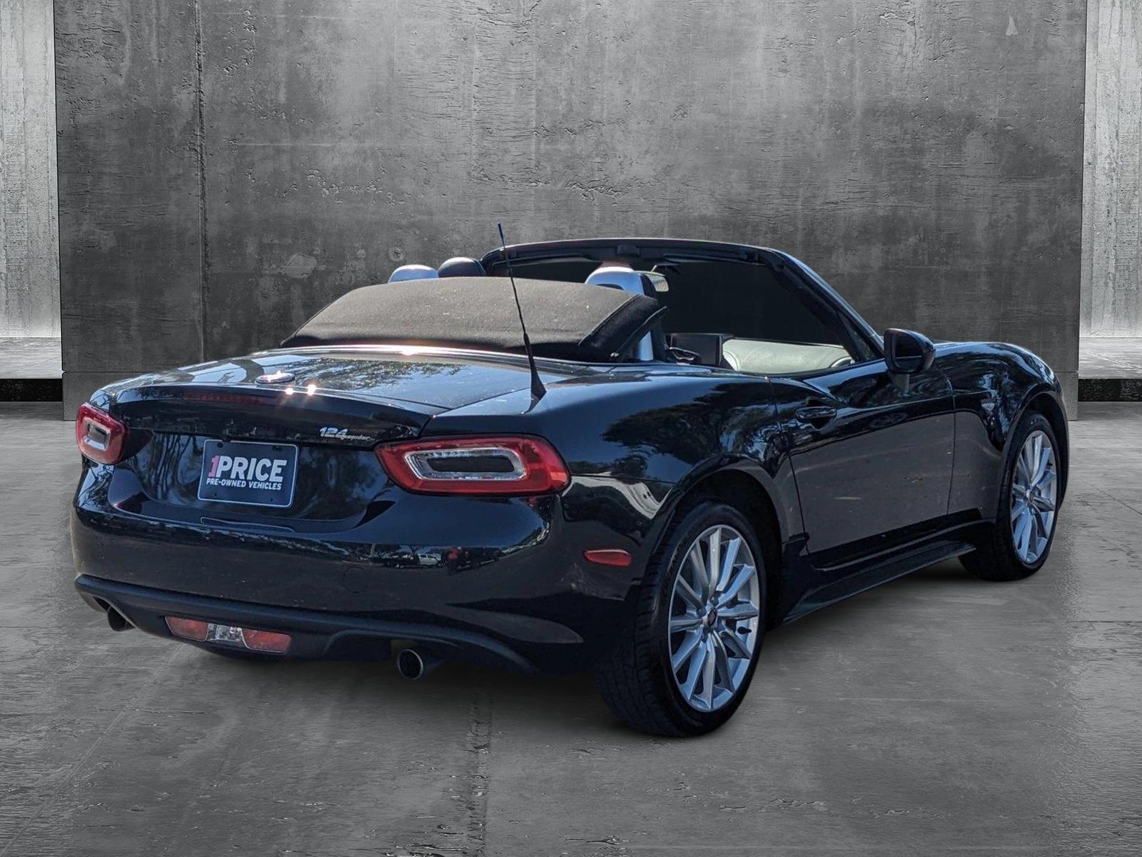 2017 FIAT 124 Spider Vehicle Photo in GREENACRES, FL 33463-3207