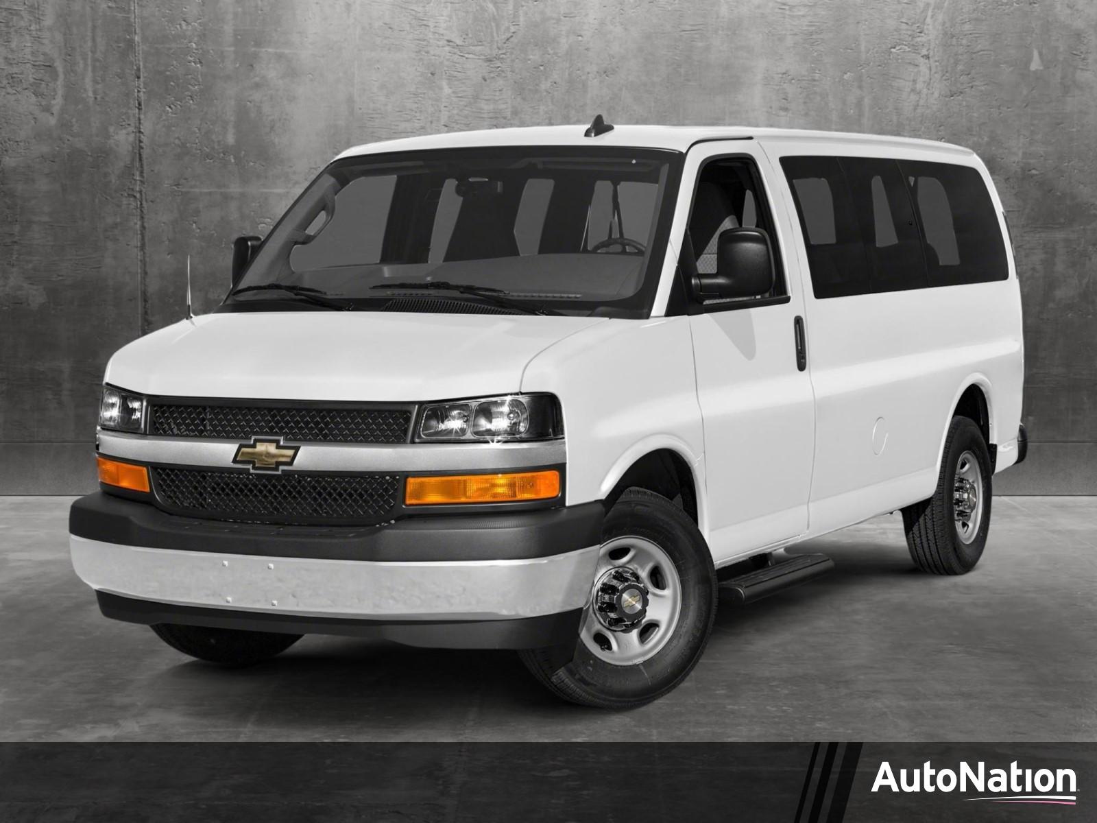 2018 Chevrolet Express Passenger Vehicle Photo in Jacksonville, FL 32244