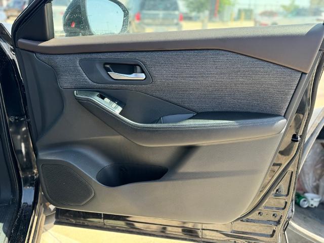2022 Nissan Rogue Vehicle Photo in Grapevine, TX 76051