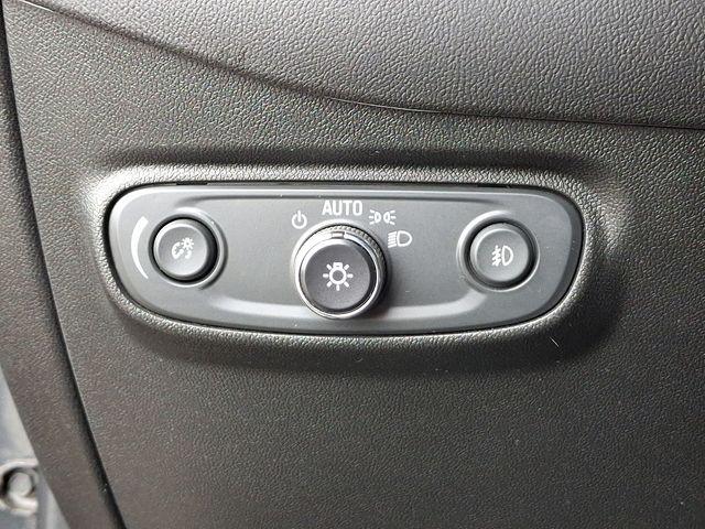2020 Chevrolet Equinox Vehicle Photo in DANBURY, CT 06810-5034