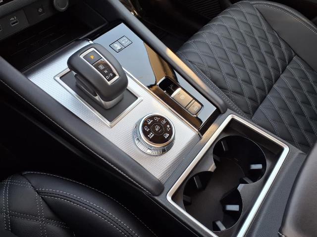 2025 Mitsubishi Outlander Plug-In Hybrid Vehicle Photo in Tampa, FL 33612