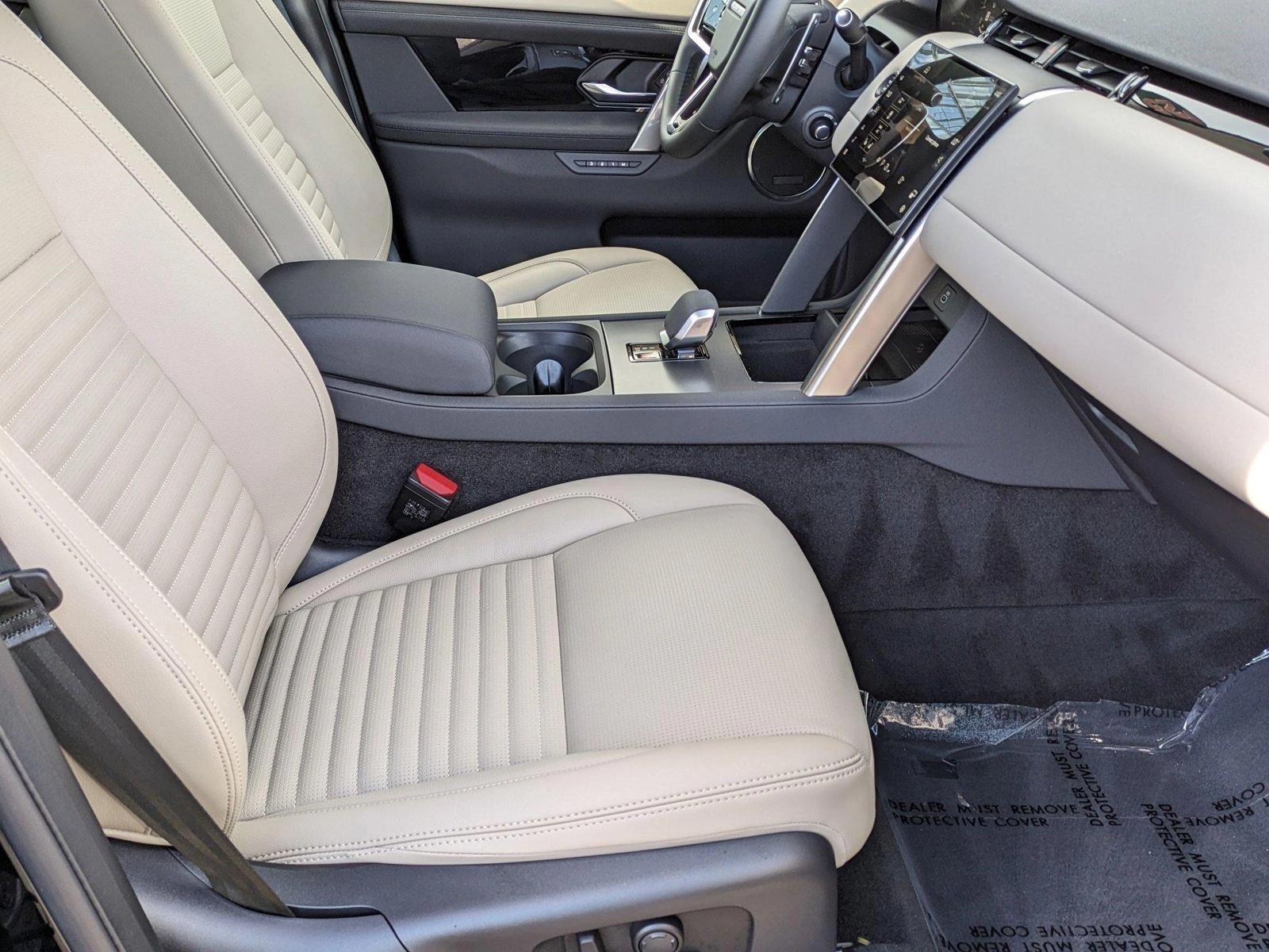 2025 Land Rover Discovery Sport Vehicle Photo in Bethesda, MD 20852