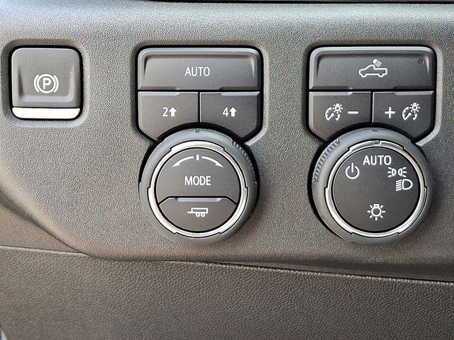2024 Chevrolet Silverado 1500 Vehicle Photo in DANBURY, CT 06810-5034