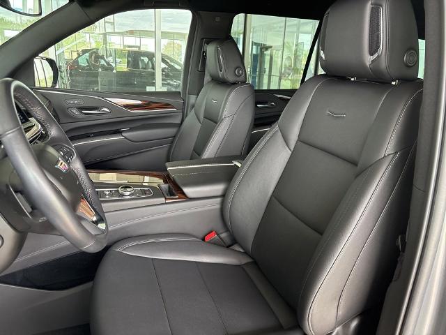 2022 Cadillac Escalade Vehicle Photo in MANHATTAN, KS 66502-5036