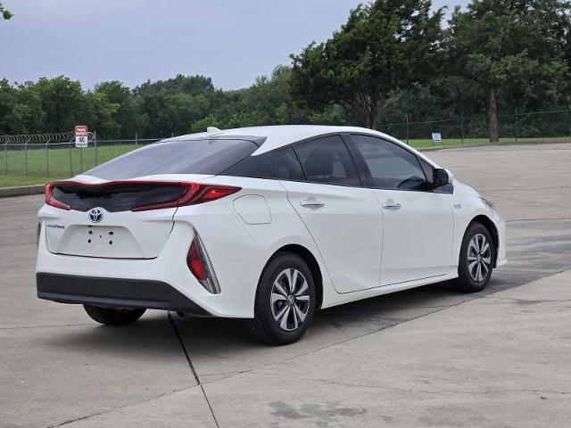 2017 Toyota Prius Prime Vehicle Photo in DENTON, TX 76210-9321