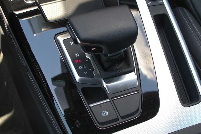 2024 Audi Q5 Vehicle Photo in SUGAR LAND, TX 77478