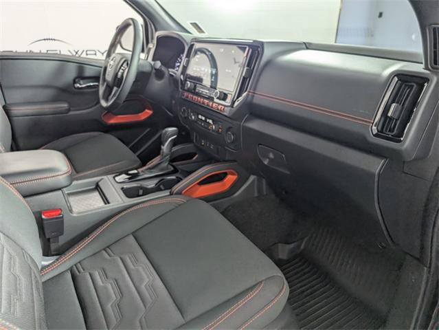2025 Nissan Frontier Vehicle Photo in ENGLEWOOD, CO 80113-6708