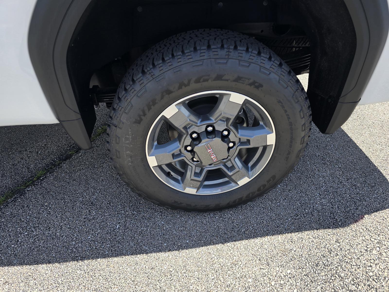 2025 GMC Sierra 2500 HD Vehicle Photo in Rolla, MO 65401
