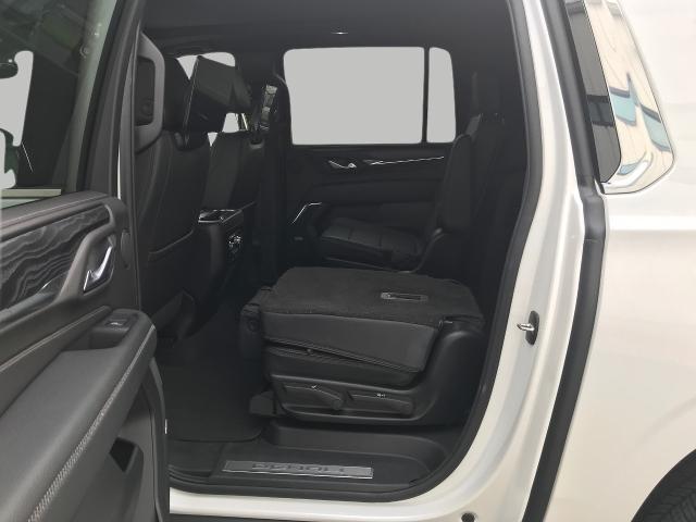 2024 GMC Yukon XL Vehicle Photo in GREEN BAY, WI 54303-3330