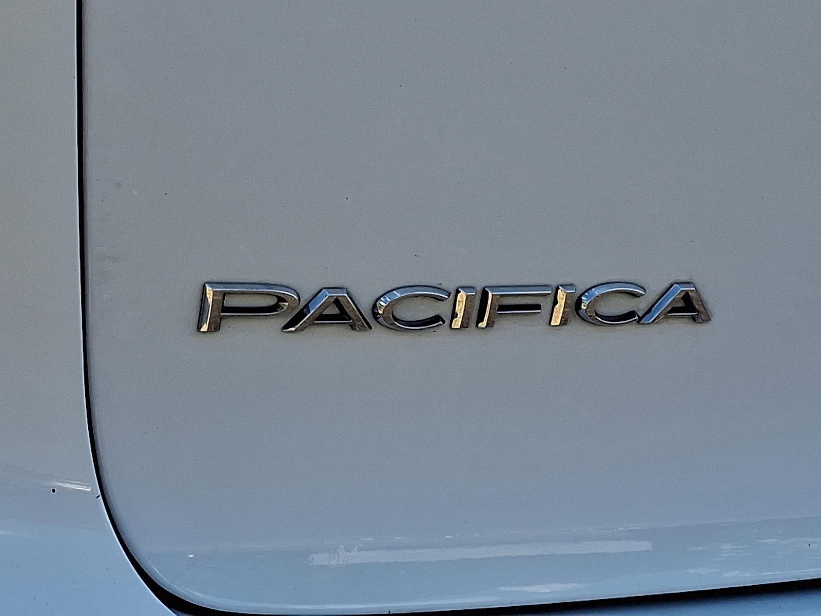 2017 Chrysler Pacifica Vehicle Photo in Easton, PA 18045