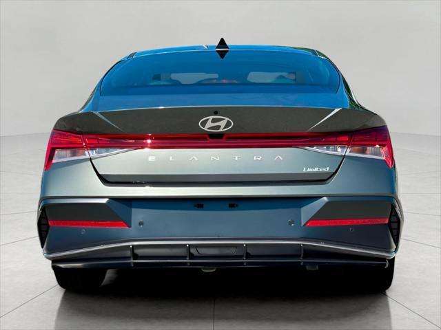 2025 Hyundai ELANTRA Vehicle Photo in Green Bay, WI 54304