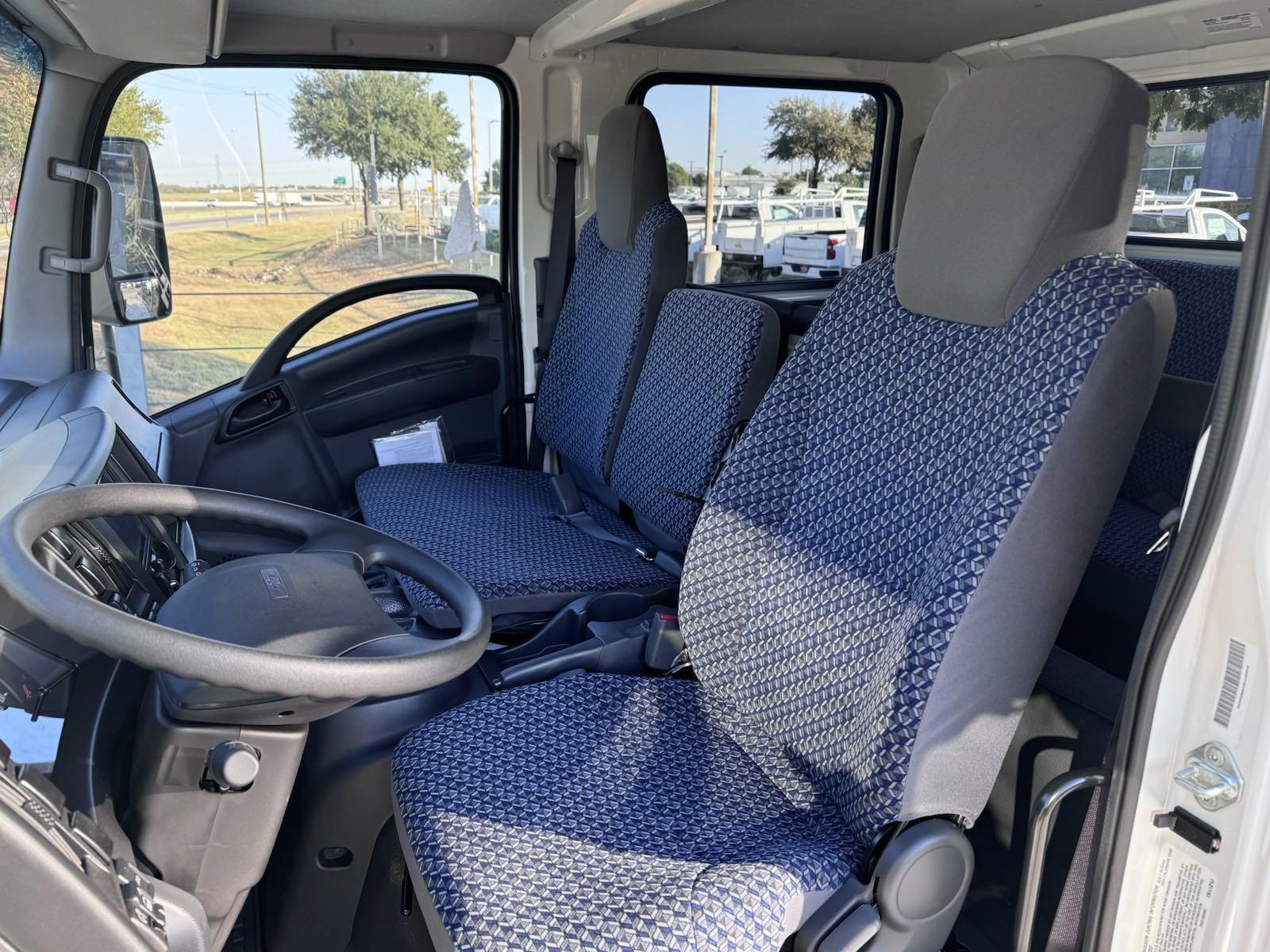 2025 Chevrolet Low Cab Forward 5500 XG Vehicle Photo in GEORGETOWN, TX 78626-7508