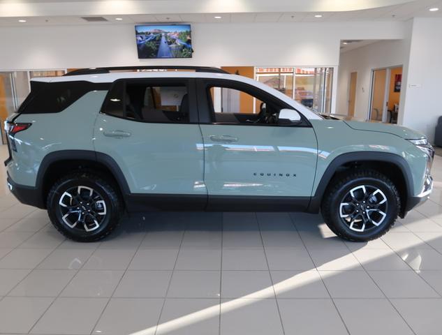 2025 Chevrolet Equinox Vehicle Photo in JASPER, GA 30143-8655