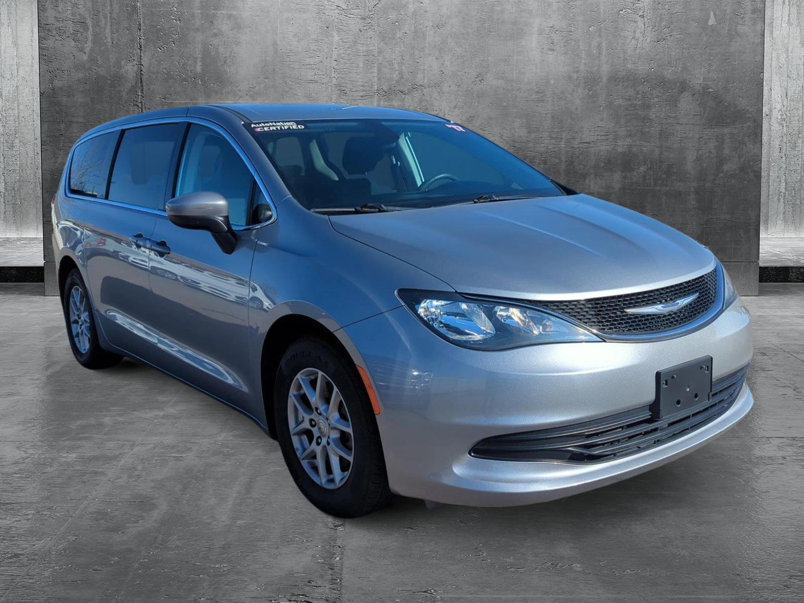 2017 Chrysler Pacifica Vehicle Photo in Memphis, TN 38133