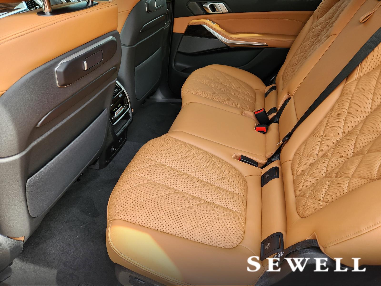 2025 BMW X7 xDrive40i Vehicle Photo in PLANO, TX 75024