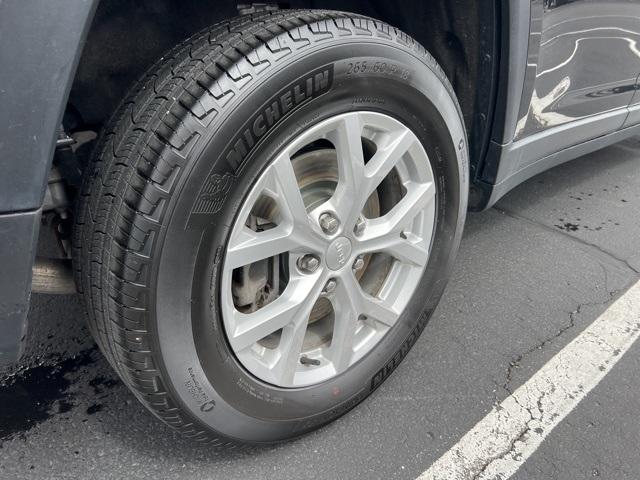 2023 Jeep Grand Cherokee L Vehicle Photo in GREEN BAY, WI 54304-5303