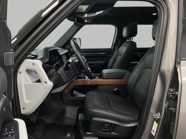 2023 Defender Vehicle Photo in Appleton, WI 54913